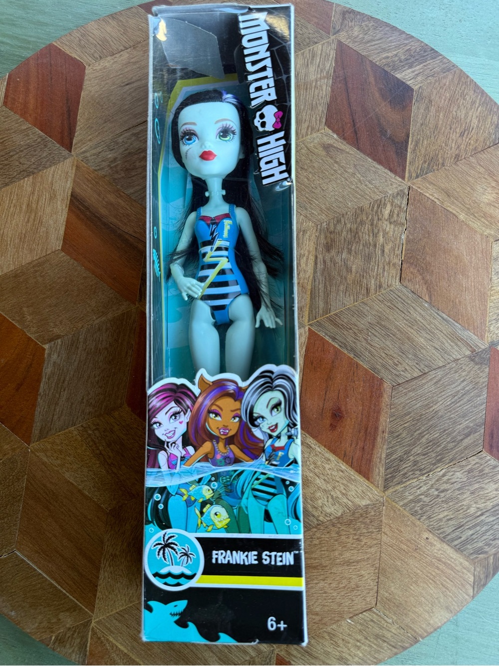 NIB Monster High Frankie Stein Swimsuit Budget Doll Mattel G2 FJJ02